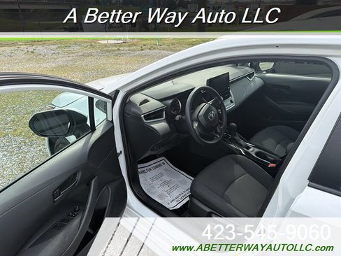 Used 2022 Toyota Corolla LE w/ Carpet Mat Package (TMS) FWD image 6