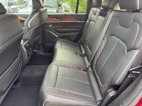 Used 2022 Jeep Grand Cherokee Summit AWD/4WD image 9