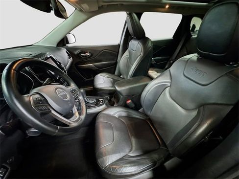 Used 2021 Jeep Cherokee Limited image 15