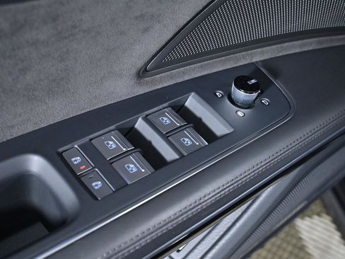 Used 2020 Audi S8 L w/ S8 Executive Package AWD/4WD image 22