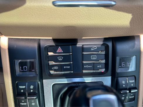 Used 2018 Porsche Macan image 19