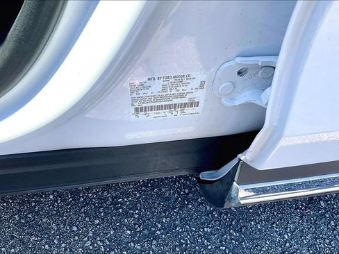 Certified 2025 Ford Explorer Active RWD image 34