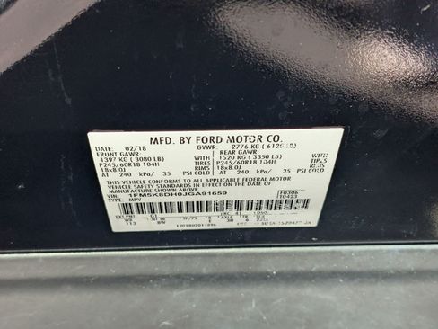 Used 2018 Ford Explorer XLT w/ Equipment Group 201A AWD/4WD image 32