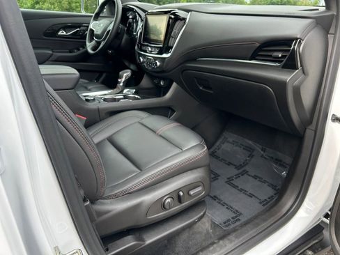 Used 2023 Chevrolet Traverse RS image 26