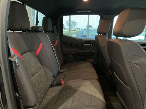 Used 2024 Chevrolet Colorado Z71 w/ Z71 Convenience Package 2 image 17