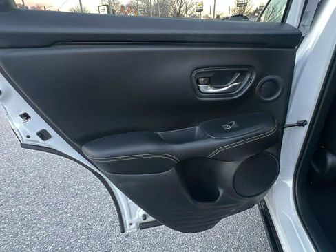 Used 2024 Honda HR-V EX-L image 17