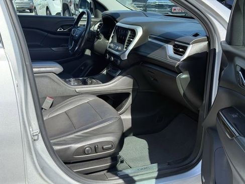 Used 2020 GMC Acadia SLT w/ Driver Alert Package II FWD image 16