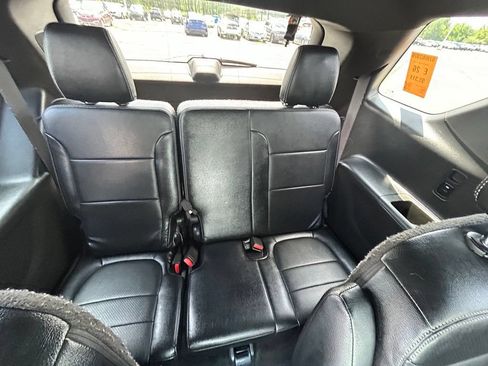 Used 2023 Chevrolet Traverse LT w/ Rear Camera Mirror Package AWD/4WD image 19