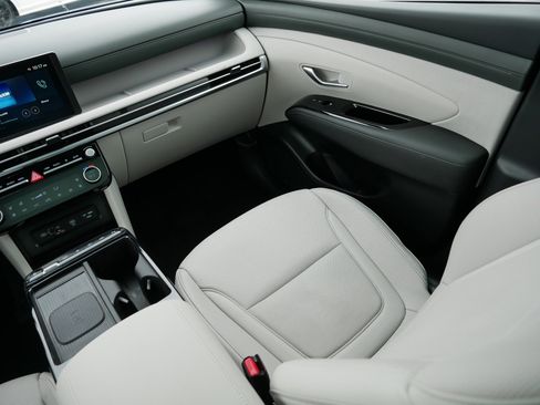 Certified 2025 Hyundai Tucson Limited image 11