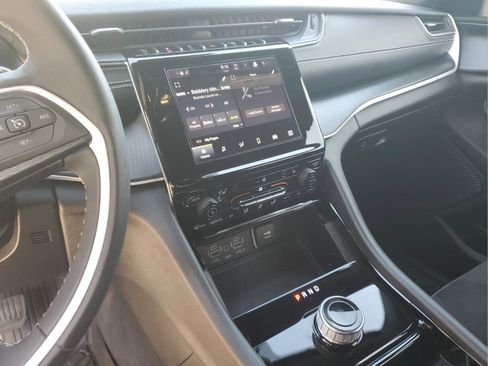 Certified 2023 Jeep Grand Cherokee Altitude AWD/4WD image 23