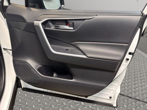 Used 2025 Toyota RAV4 SE image 20