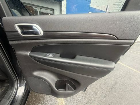 Used 2020 Jeep Grand Cherokee Altitude image 17