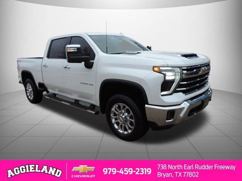 Used 2024 Chevrolet Silverado 2500 LTZ w/ LTZ Convenience Package image 3