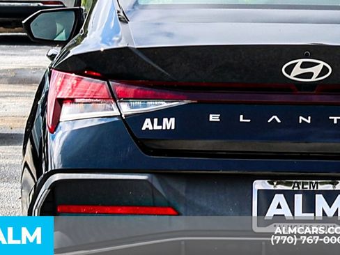 Used 2024 Hyundai Elantra SEL FWD image 13