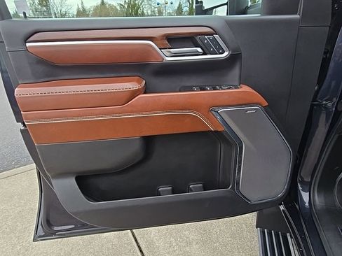 Used 2024 GMC Sierra 3500 Denali Ultimate image 26