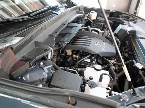 Used 2024 Toyota Grand Highlander XLE AWD/4WD image 33