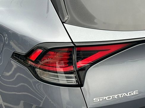 Used 2023 Kia Sportage EX image 10