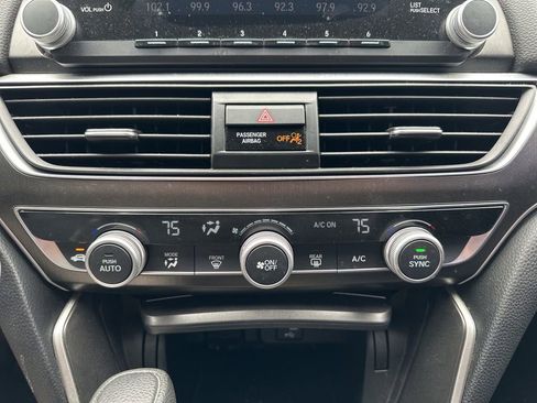Used 2018 Honda Accord LX image 24