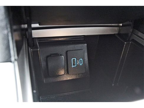 Used 2020 Ford Explorer Limited image 27