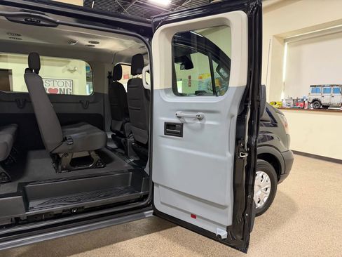 Used 2017 Ford Transit 150 XL image 28