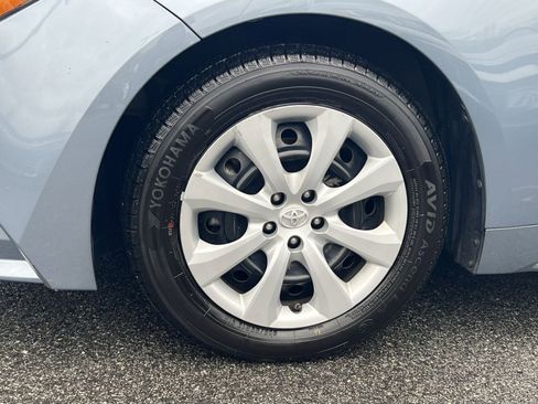 Used 2020 Toyota Corolla LE image 10
