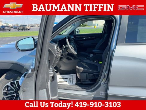 Used 2025 Chevrolet TrailBlazer LT FWD image 16