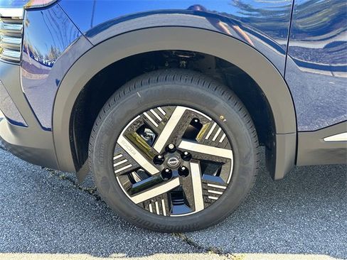 New 2026 Nissan Kicks SV image 12