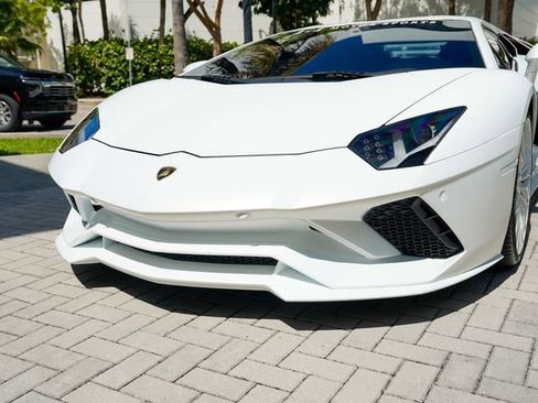 Used 2018 Lamborghini Aventador S AWD/4WD image 41