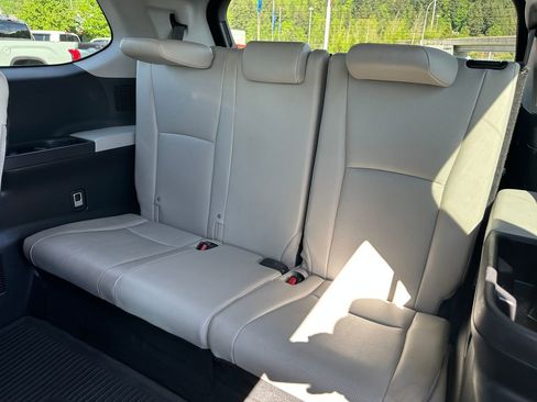 Certified 2024 Toyota Grand Highlander AWD image 16