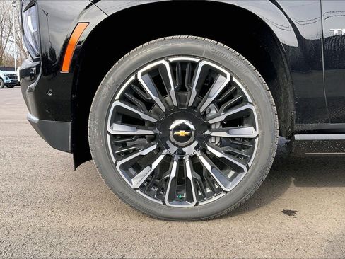 New 2026 Chevrolet Tahoe High Country AWD/4WD image 11