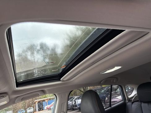 Used 2020 Subaru Crosstrek 2.0i Limited w/ Moonroof Package w/Navigation image 5