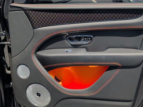 Used 2025 Bentley Bentayga AWD/4WD image 41