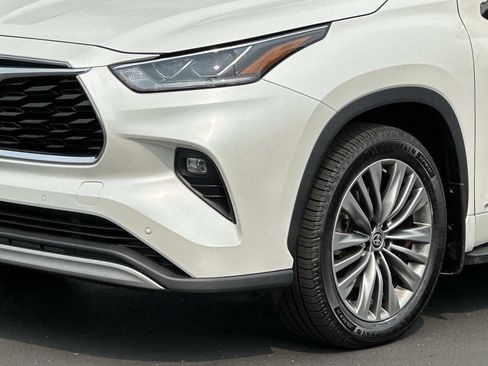 Used 2021 Toyota Highlander Platinum AWD/4WD image 8