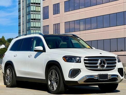 Certified 2026 Mercedes-Benz GLS 450 4MATIC image 1