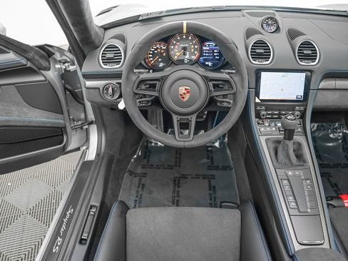 Used 2025 Porsche 718 Boxster Spyder RS image 17