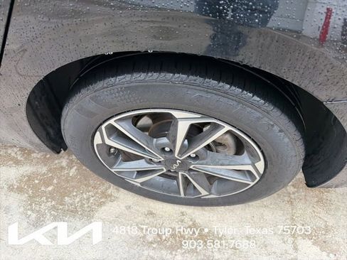 Certified 2024 Kia Forte LXS FWD image 6