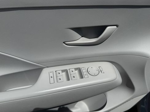 Used 2025 Hyundai Kona SEL FWD image 14