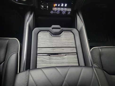 Used 2025 RAM 1500 Limited w/ Body Color Bumper Group image 24