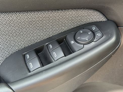 Used 2025 Chevrolet TrailBlazer LT AWD/4WD image 27