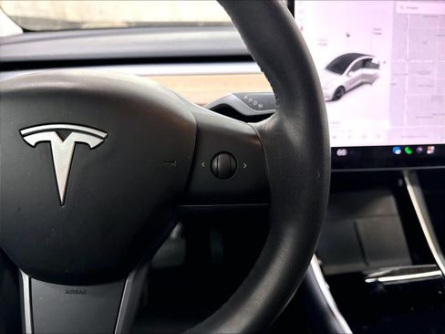 Used 2020 Tesla Model Y Long Range AWD/4WD image 22