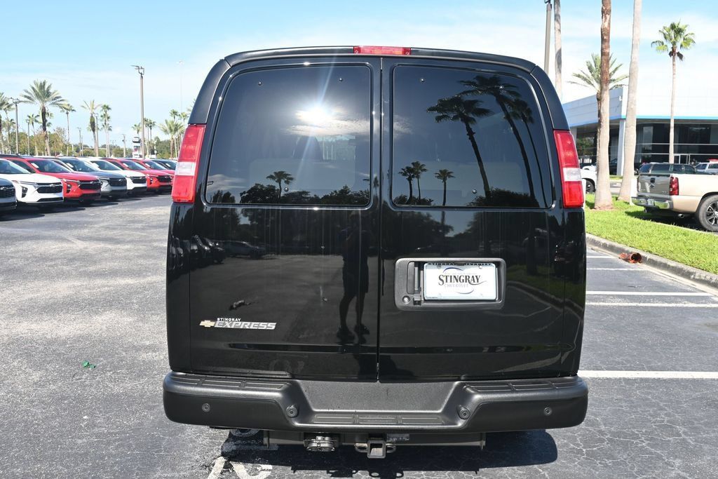 New 2025 Chevrolet Express 3500 LS RWD image 4