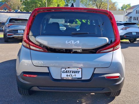 Used 2022 Kia Soul LX w/ Technology Package image 5