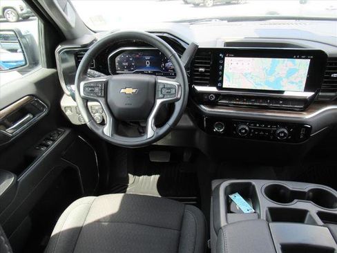 Used 2024 Chevrolet Silverado 1500 LT image 16