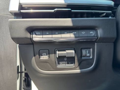 Used 2025 Cadillac Escalade Sport Platinum w/ LPO, Floor Liner Package AWD/4WD image 23