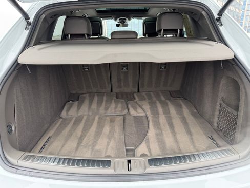 Certified 2023 Porsche Macan image 21