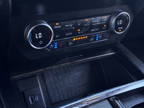 Used 2020 Ford Expedition Max Limited image 21