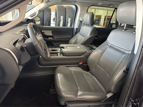 Certified 2025 Ford Expedition Active image 29