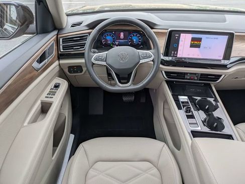 New 2026 Volkswagen Atlas SE FWD image 18