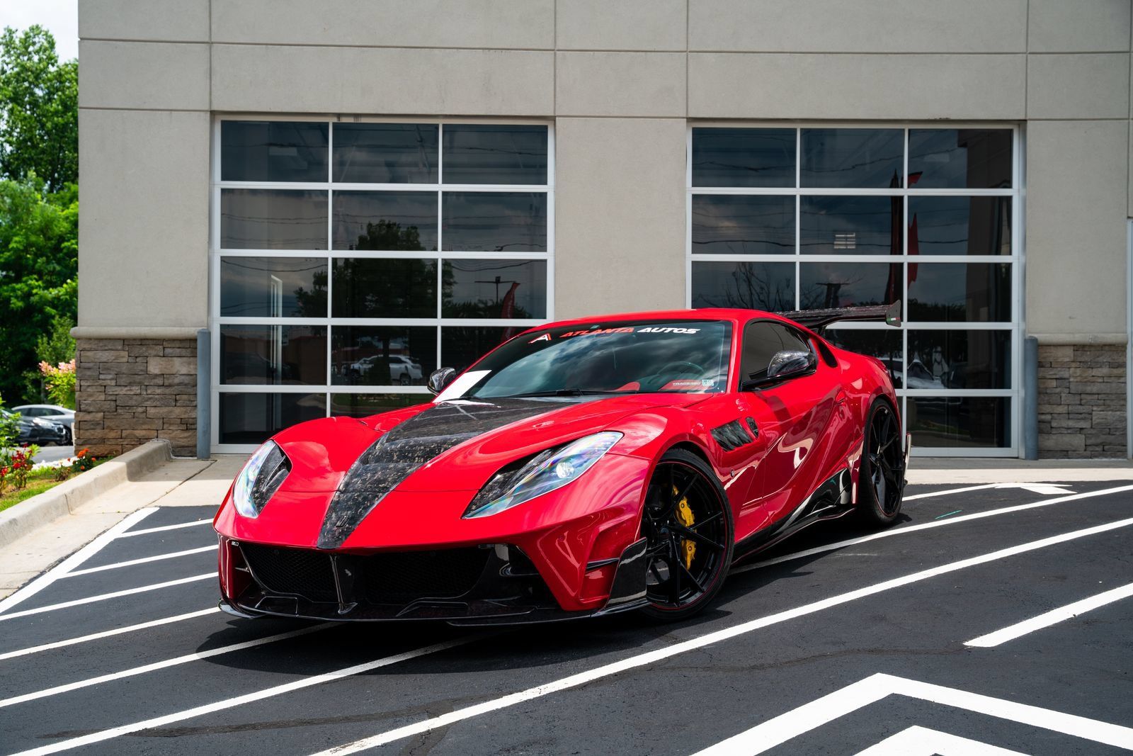 Used 2020 Ferrari 812 Superfast RWD image 1