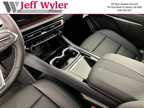 New 2026 Chevrolet Traverse Z71 w/ Enhanced Driving Package AWD/4WD image 12